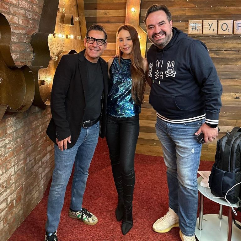 Majo Aguilar con Yordi Rosado y Manolo 