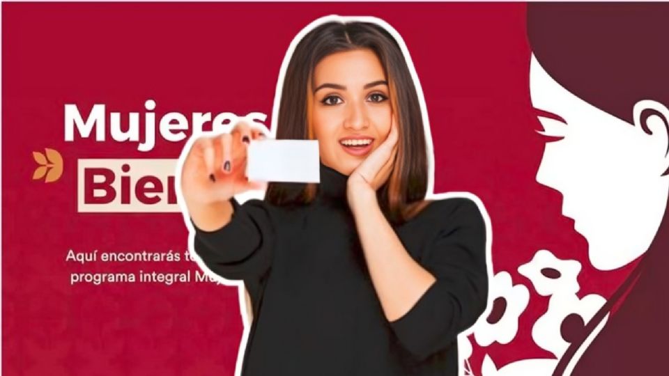 Mujer con tarjeta mujeres con bienestar 2024