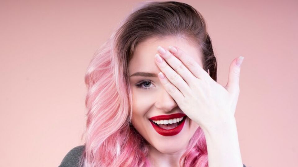 El color de tu cabello puede ser muy importante para resaltar