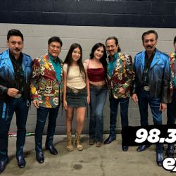 Ellas fueron las afortunadas en tomarse foto con Los Tigres del Norte.