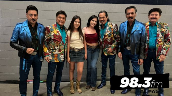 Ellas fueron las afortunadas en tomarse foto con Los Tigres del Norte.