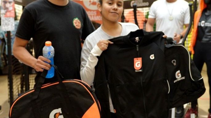 “SWEAT STORE PAGA SUDANDO” DE GATORADE