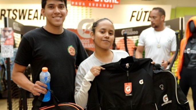 “SWEAT STORE PAGA SUDANDO” DE GATORADE