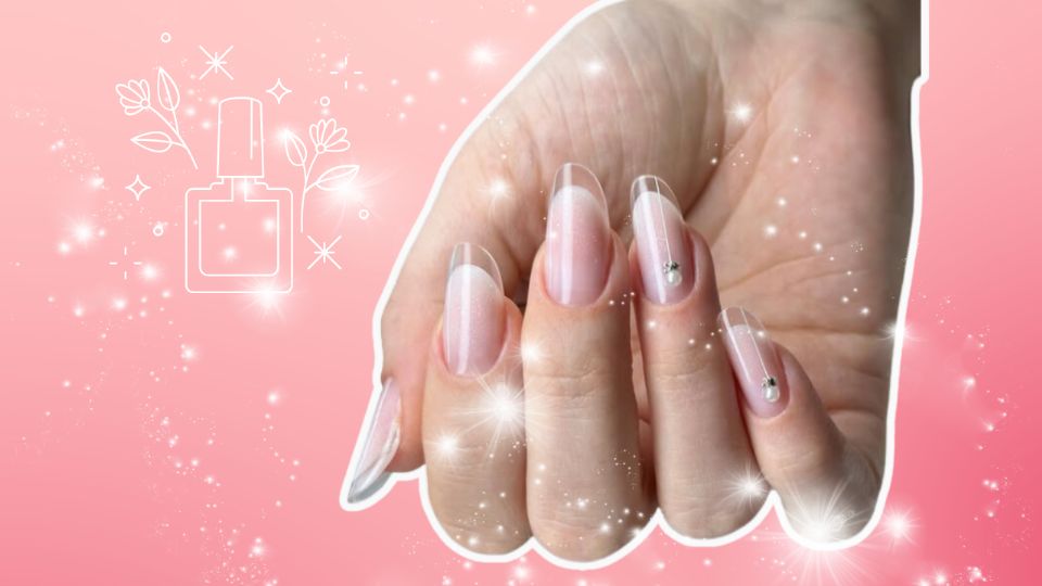 Manicura glass french: la tendencia que mezcla elegancia y modernidad.